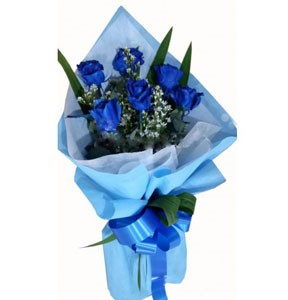 Bouquet of blue roses